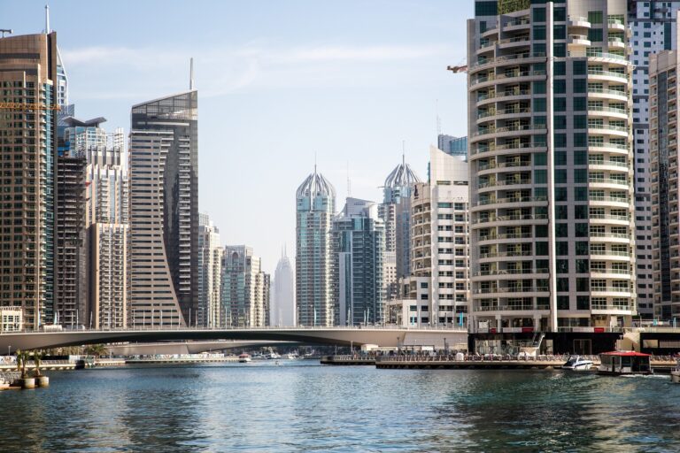 dubai-1351569_1920